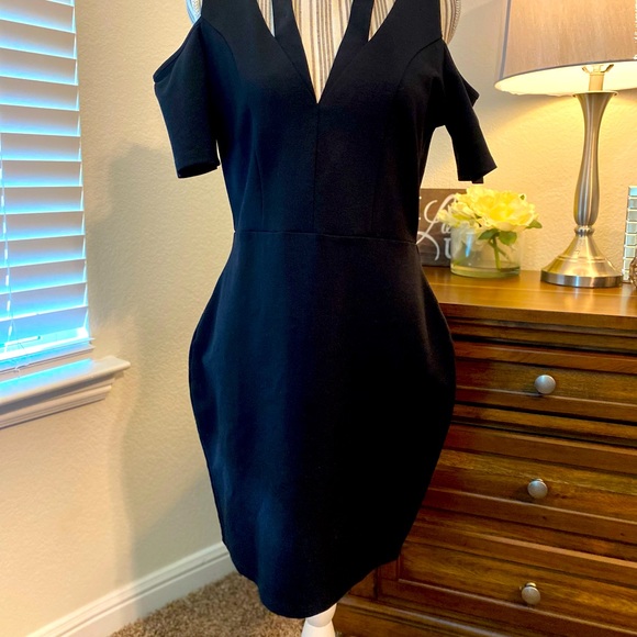 CR Bodycon Dress - Picture 3 of 8